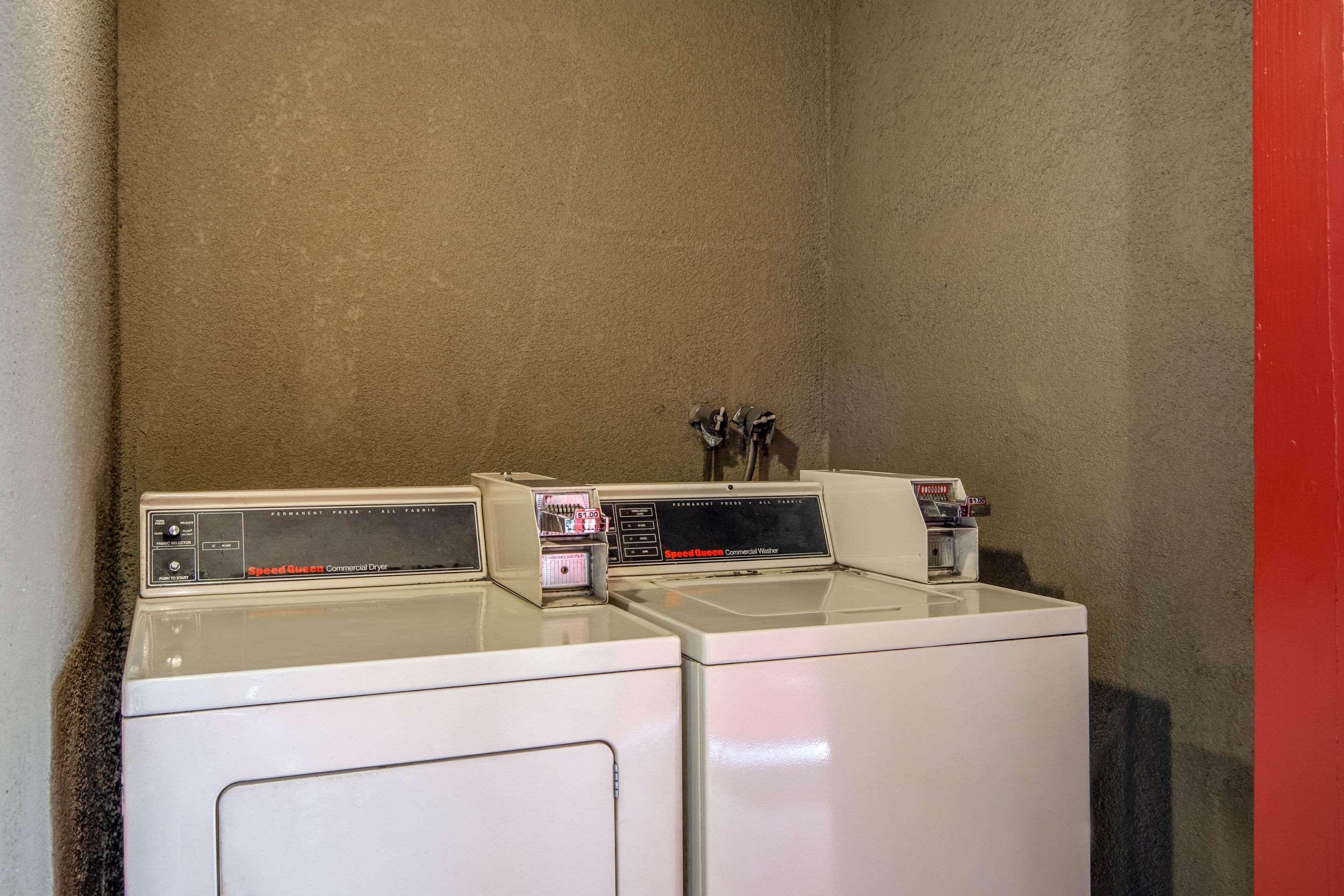 Econo Lodge Southeast Milwaukie/Portland Bagian luar foto