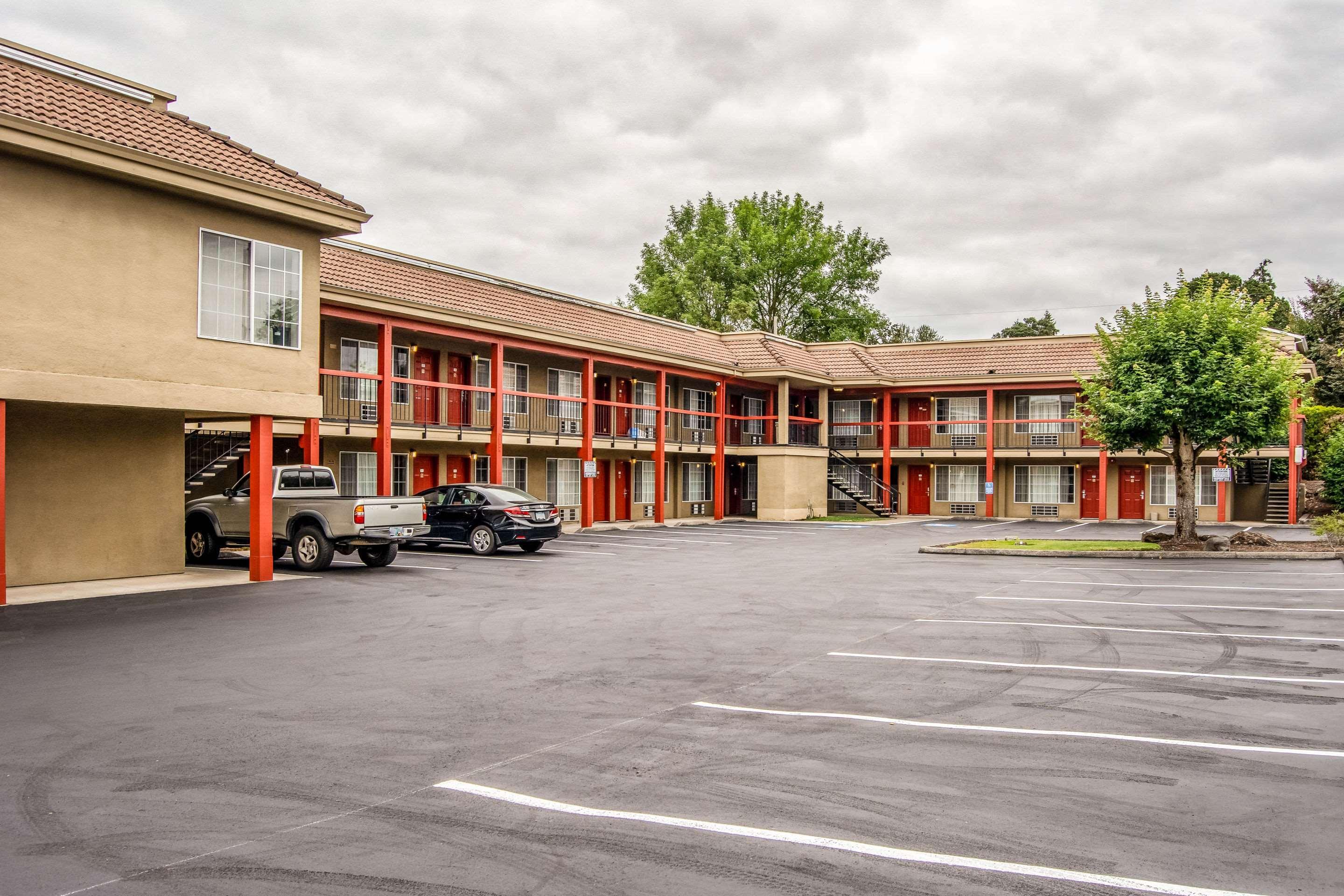 Econo Lodge Southeast Milwaukie/Portland Bagian luar foto