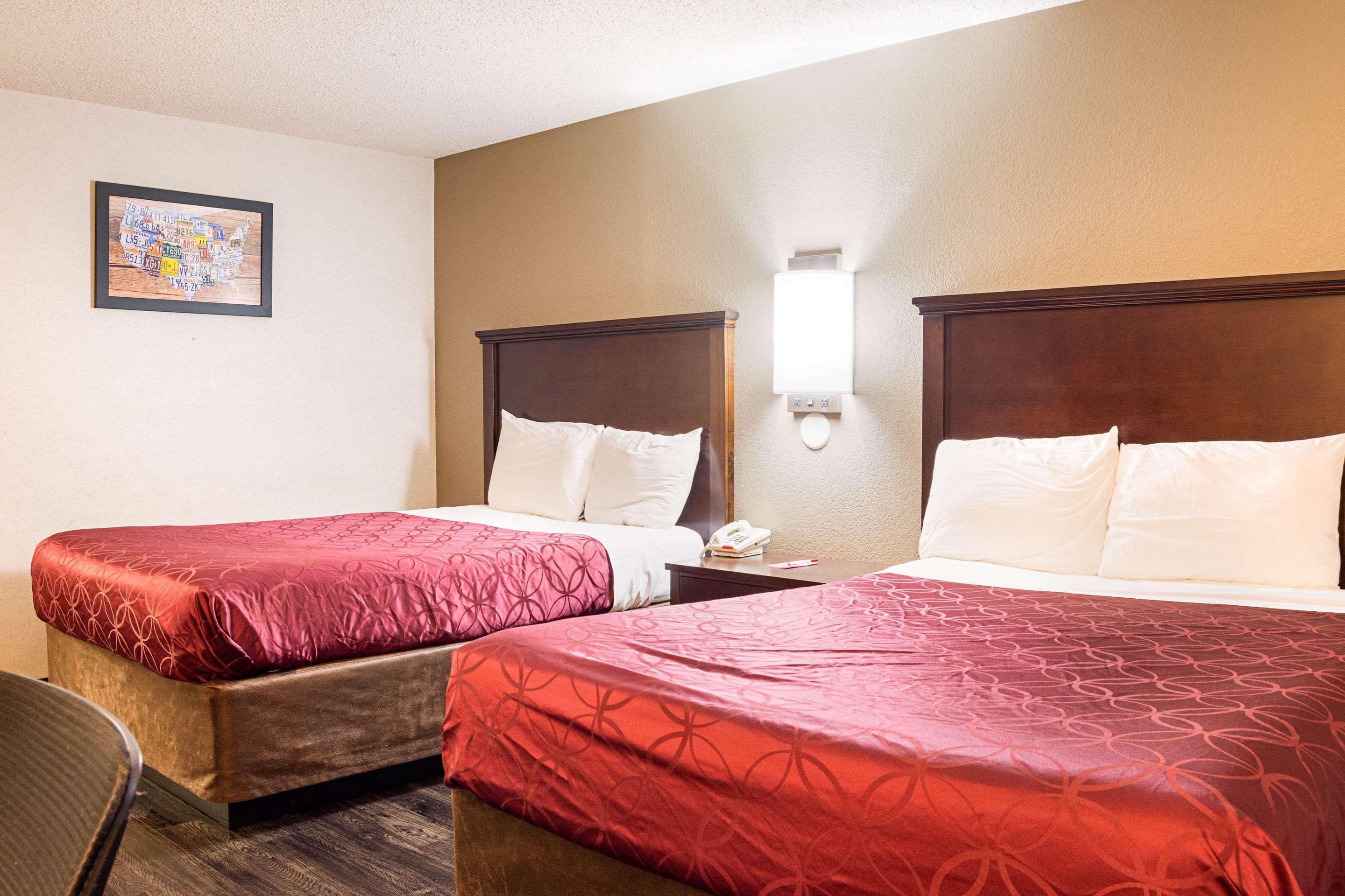 Econo Lodge Southeast Milwaukie/Portland Bagian luar foto