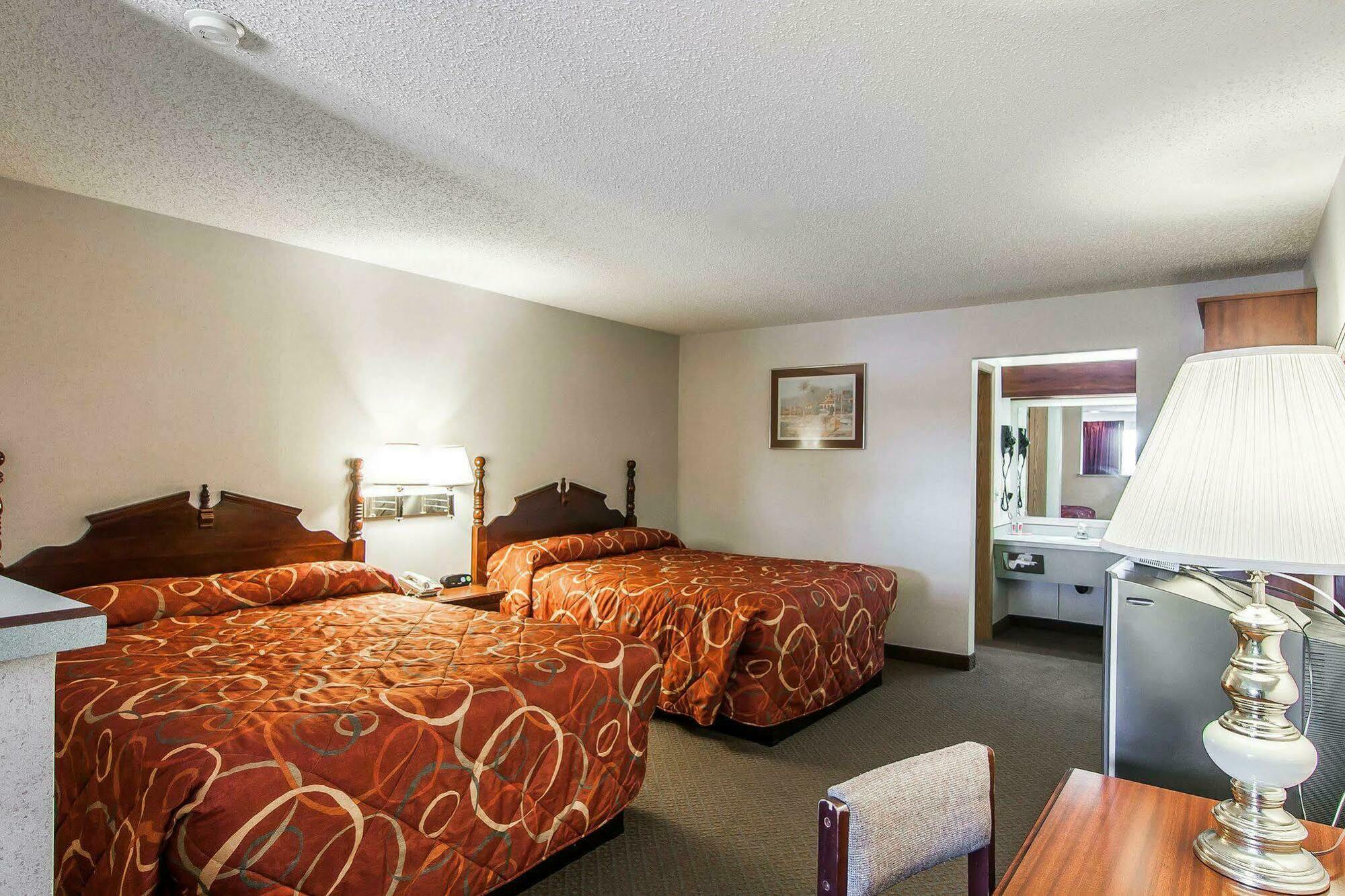 Econo Lodge Southeast Milwaukie/Portland Bagian luar foto