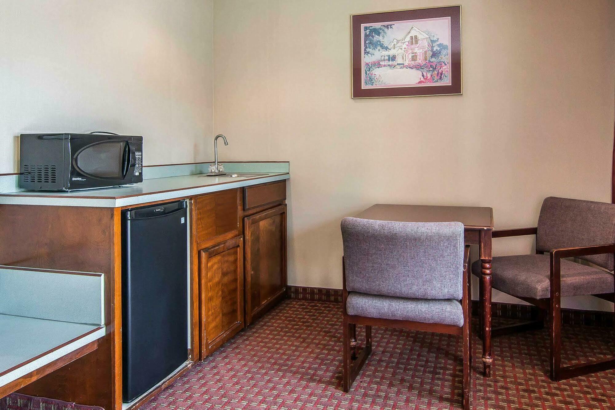 Econo Lodge Southeast Milwaukie/Portland Bagian luar foto